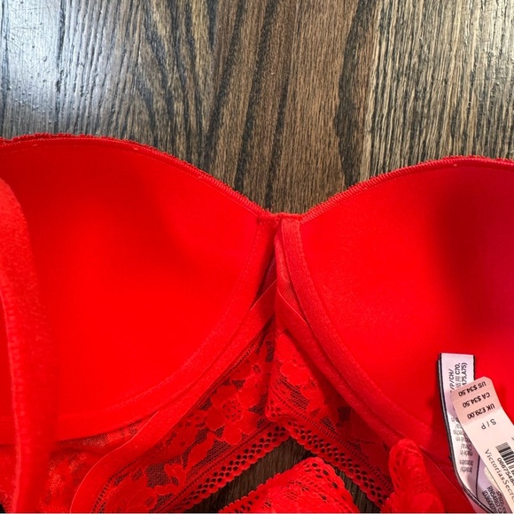 Victoria’s Secret red lace Racerback bralette size small NWT - Picture 3 of 5